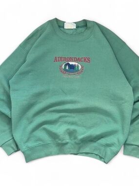 Lee Green Crewneck Sweatshirt with Adirondacks Graphic
